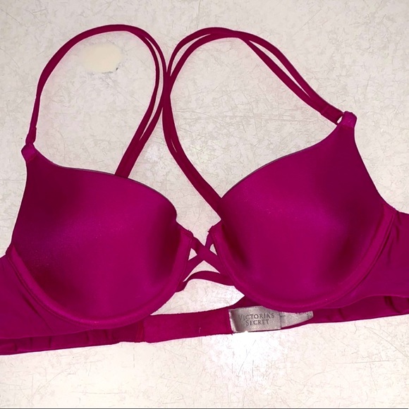 Victoria’s Secret strappy lined underwire bra 🍇 - Picture 1 of 1